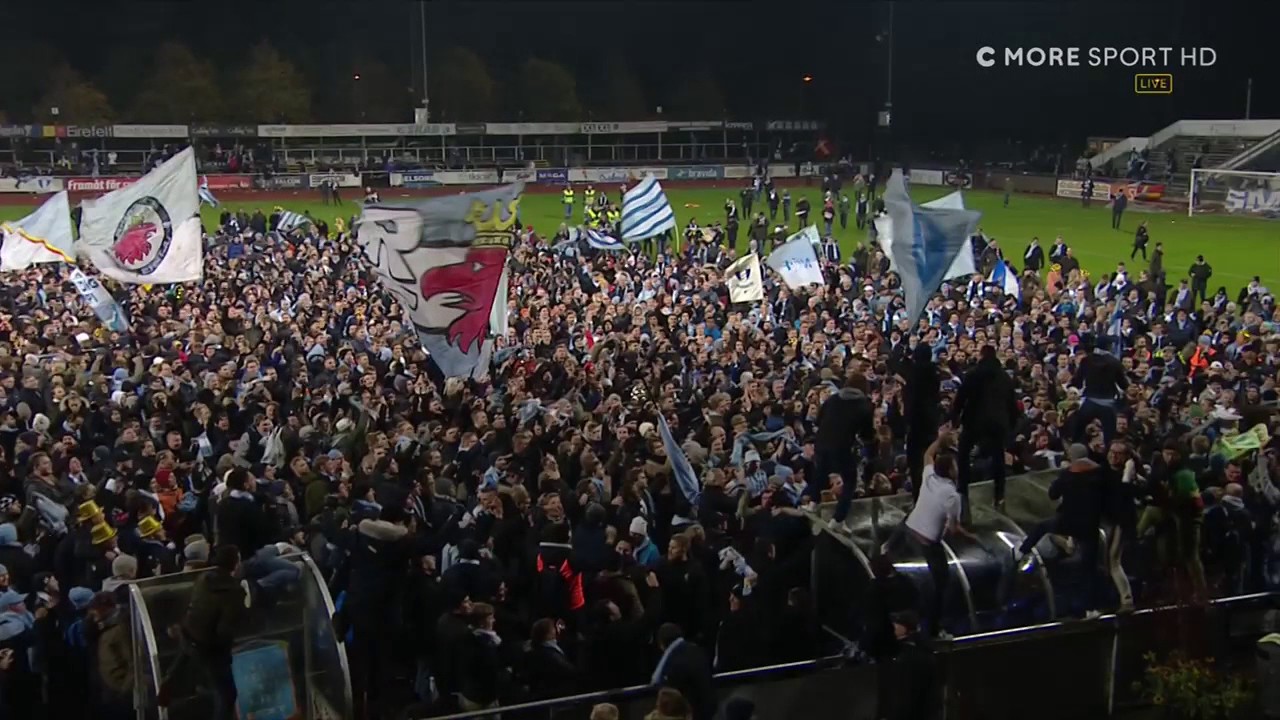 Här firar Malmö FF SM-guldet med fansen efter slutsignal - TV4 Sport