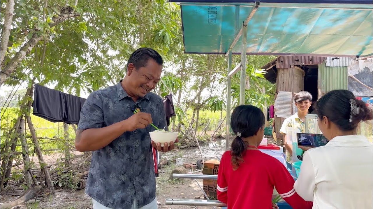 មកកៅឆាយនំបញ្ចុកថ្ងៃដំបូងរបស់ម្តាយក្មួយស្រីដារីយ៉ា By Pou Vot