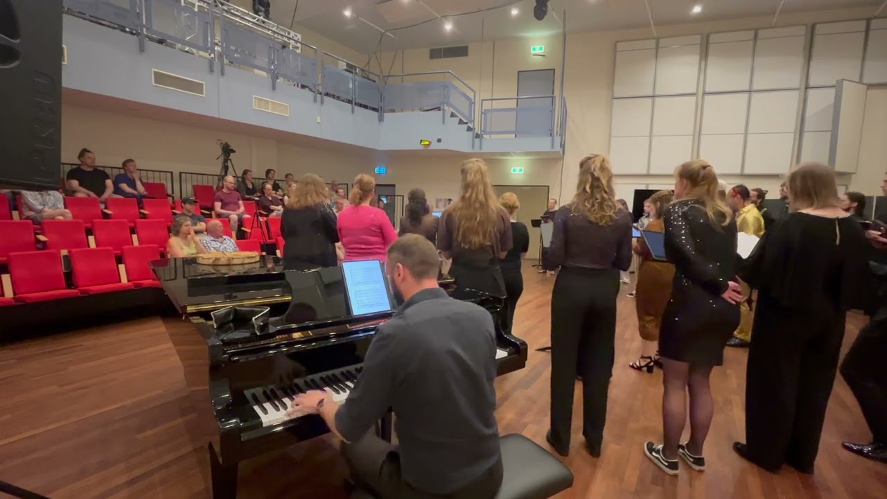 Creep - Radiohead / Choir version