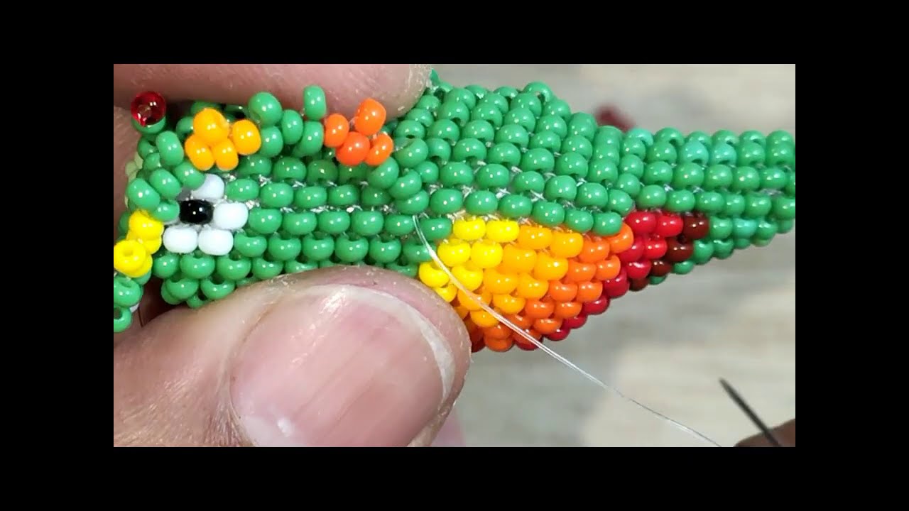Tutorial colibrí grande en chaquira o mostacilla.  PARTE 4