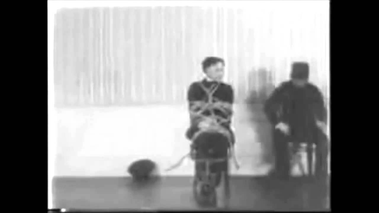 Harry Houdini Rope Escape Trick