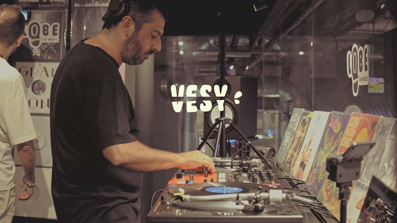 Tech House / Deep House Vinyl DJ Set — All Vinyl Mix – DJ Vesy