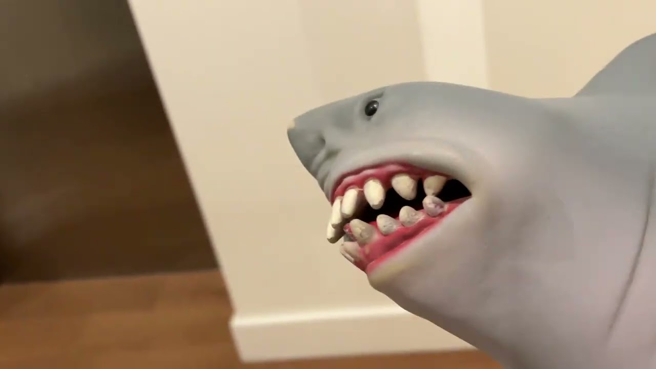 Shark puppet goes on an elevator part 129