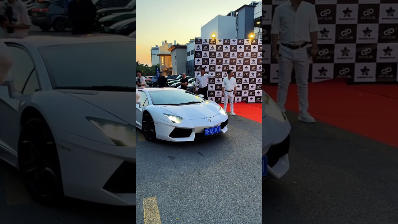 A young man in a Beijing-branded Lamborghini came to attend the bar opening event #lamborghini