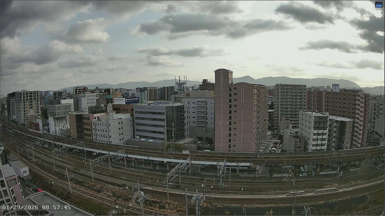 【2026/1/28 21:00 - 2026/1/29 9:00】福岡・博多駅 ライブカメラ｜九州新幹線下り｜JR九州・鹿児島本線｜JR西日本・博多南線｜福岡の夜景｜日の出・朝日