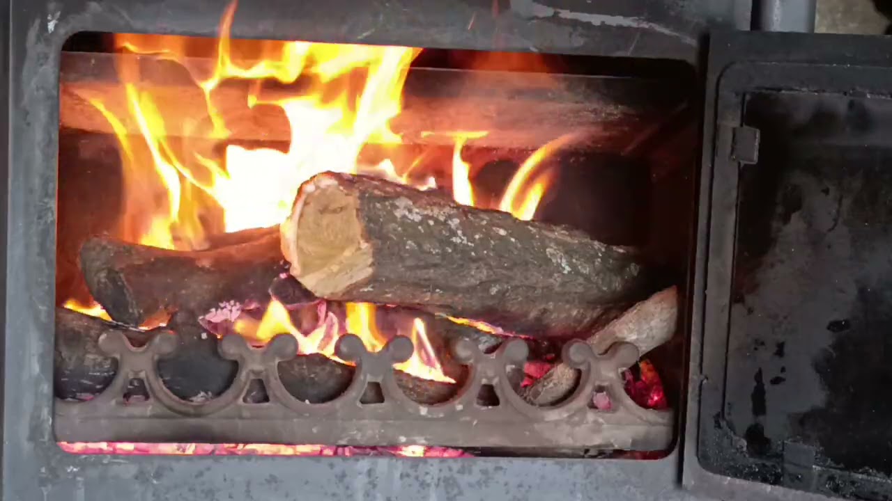 Relaxing Fireplace Fire | ASMR Crackling Fire Sounds 🔥