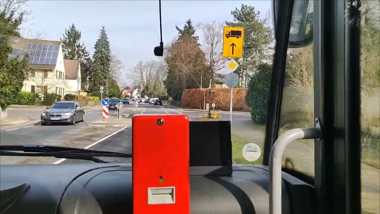 Mitfahrt im Linienbus von Düsseldorf - Kaiserswerth nach Duisburg- Rahm  S - Bahnhof am 28. 2. 2024