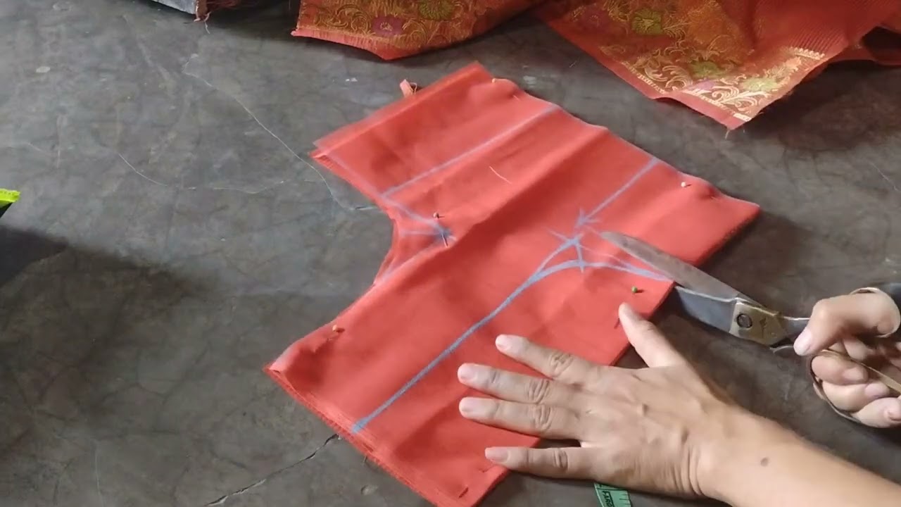 Blauj cutting & stitching bahut aasan tarike ka blauj #blauj #cuttingandstitching #shortvideo #viral