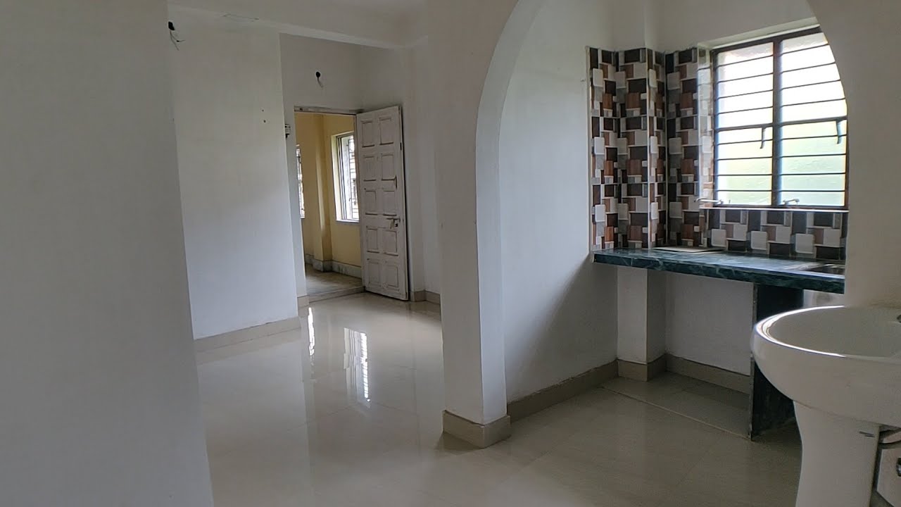 19 Lacs ground floor l 19.5 Lacs 1st Floor l 2 bedroom flat l Near Airport gate no1. 📞 8910851114
