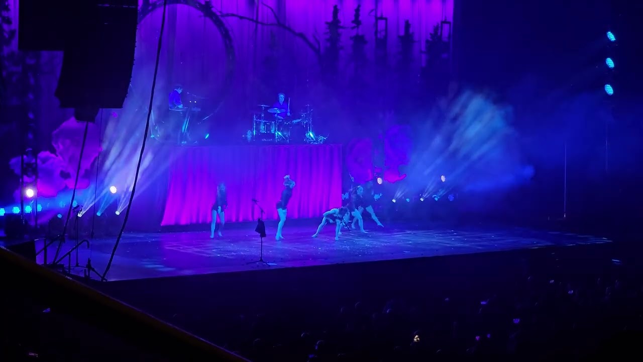 Lindsey Stirling - Carol of the Bells (Rio Rancho 2025)