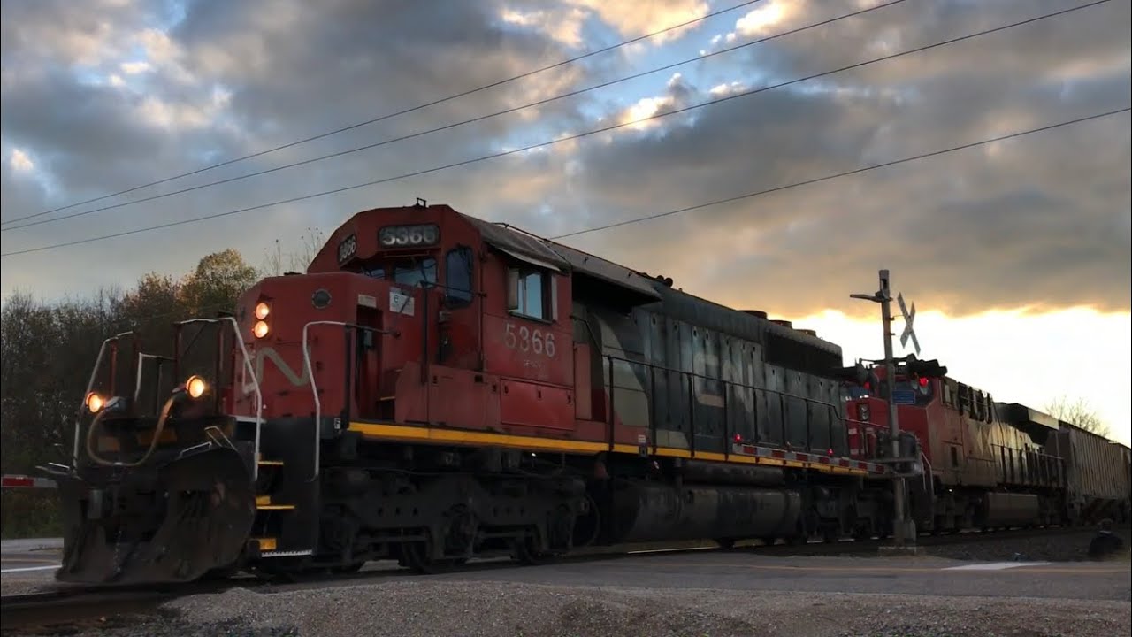 CN SD40-2 Leader On L588