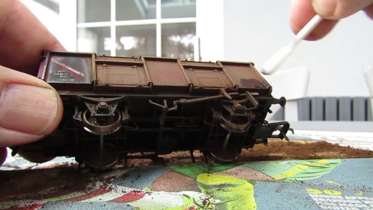 A simple but effective way of weathering Accurascale 21t Mineral wagons