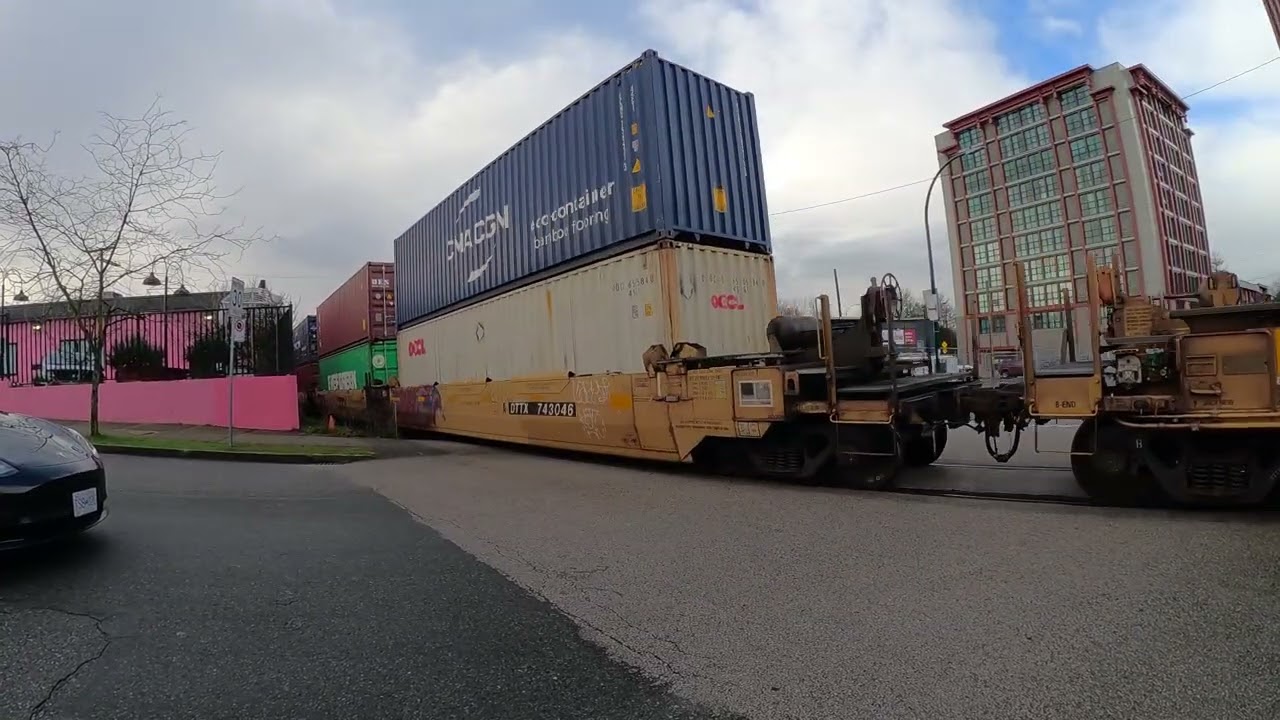 IRL Vancouver - 🚴trainspotting on my bike ride to work 🚴 02-17-2026