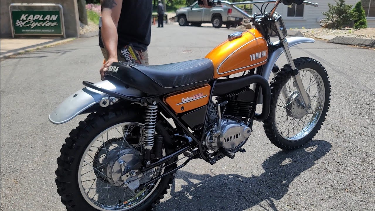 1975 YAMAHA DT250B