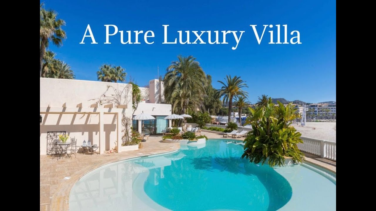 A PURE LUXURY VILLA BY THE BEACH