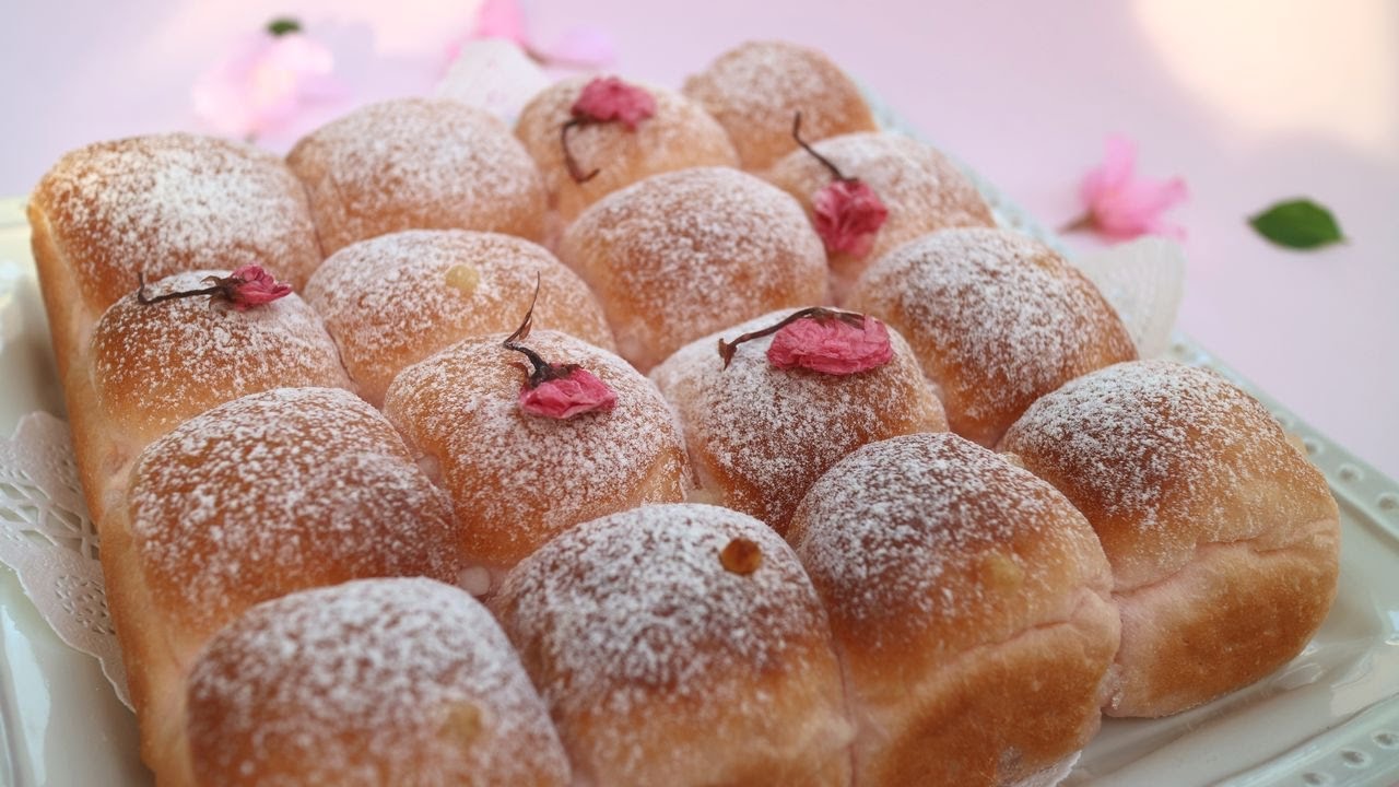Spring~ Sakura-Coloured Pull-Apart Bread 桜色ちぎりぱん(練乳粒ジャム)