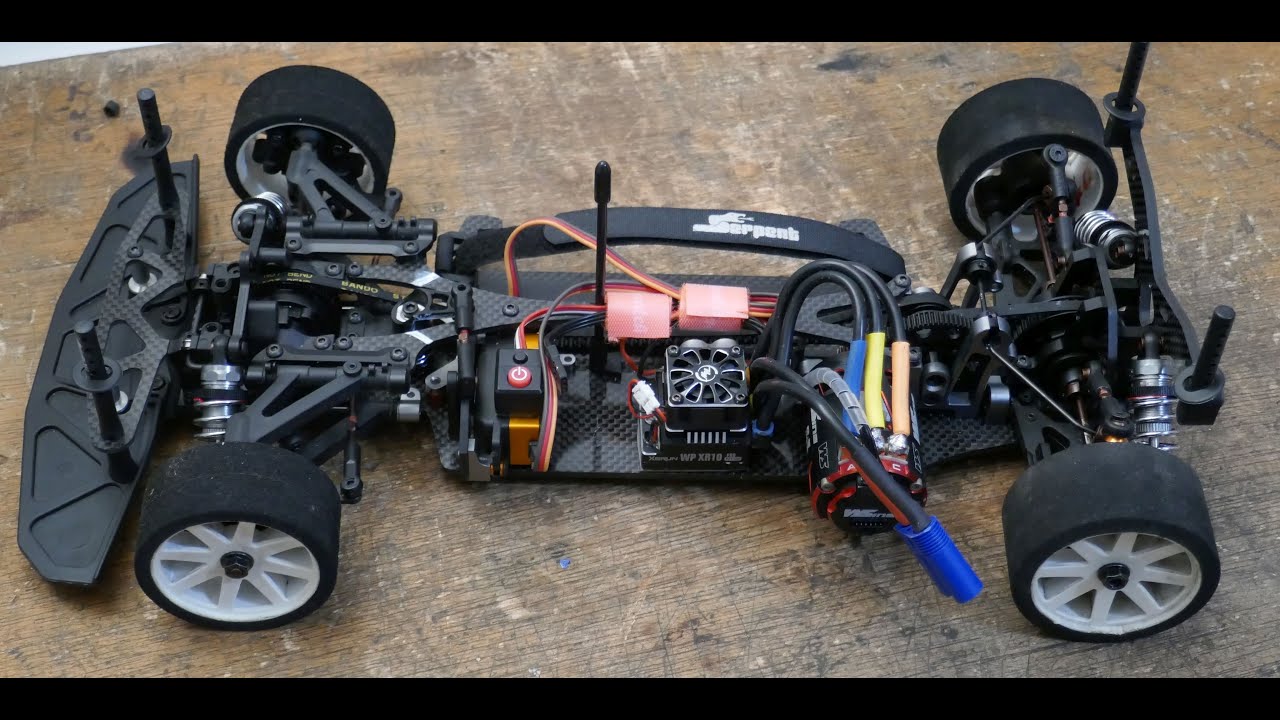 J'ai trouvé un servo low-profile Savöx sur ma Serpent 748-E