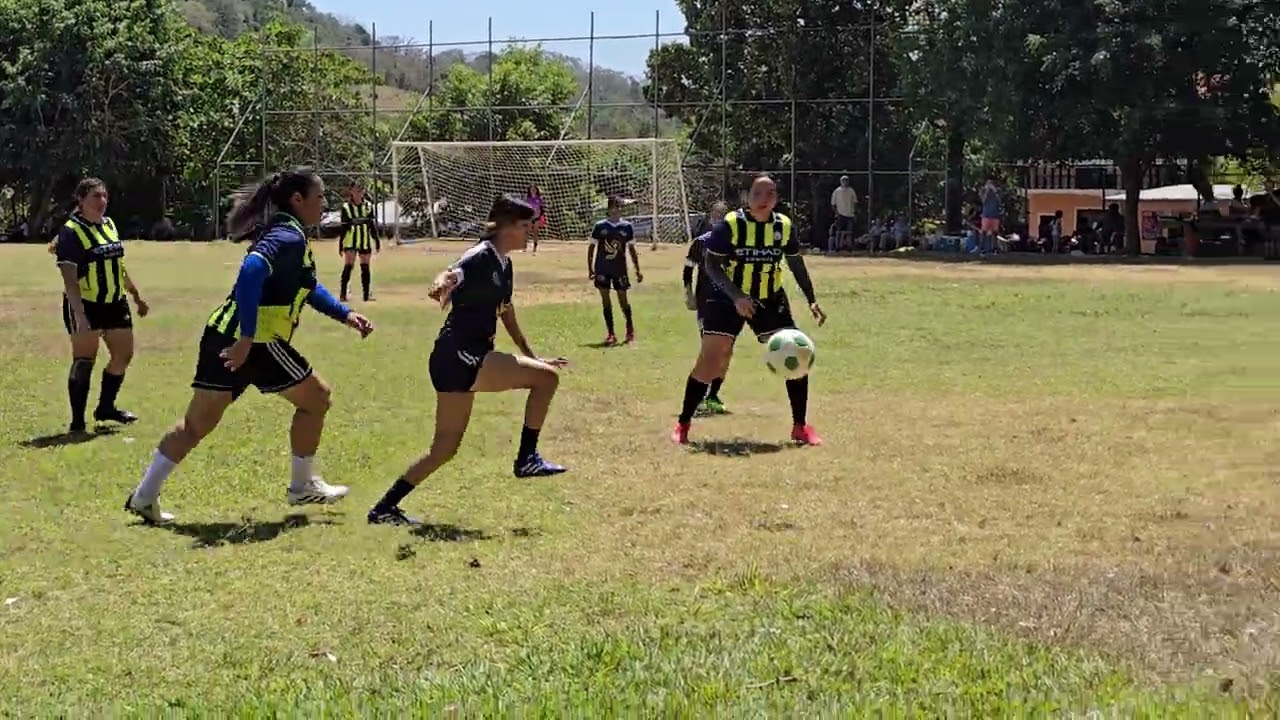 Da inicio este torneo  san Antonio contra El cocalito, primer tiempo 