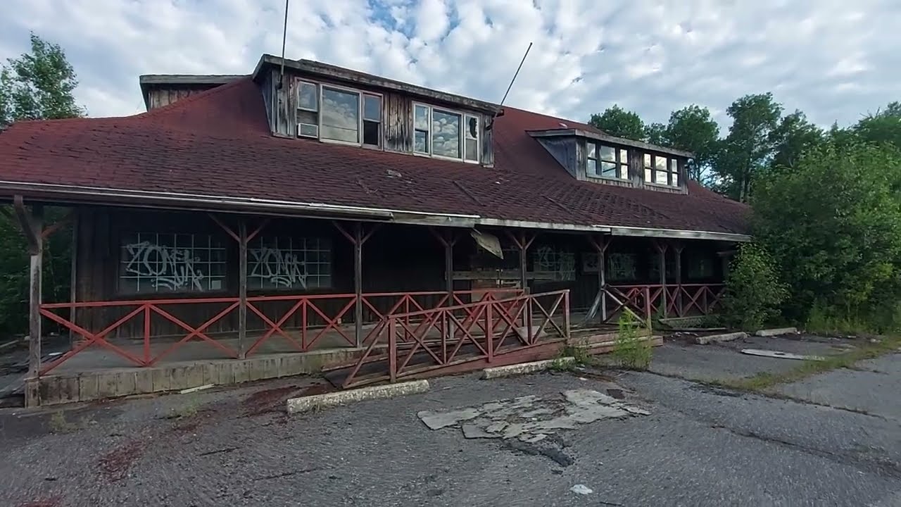 Exploring the abandoned Busy Bee Restaurant - a familiar sight on Highway 17, Northern Ontario