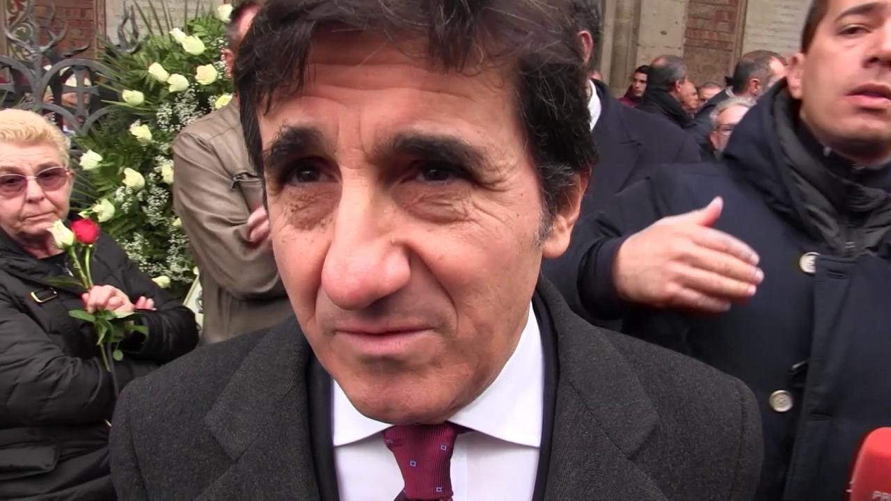 Funerali Mondonico. Rivolta d'Adda diventa uno stadio e il mister unisce le curve d'Italia