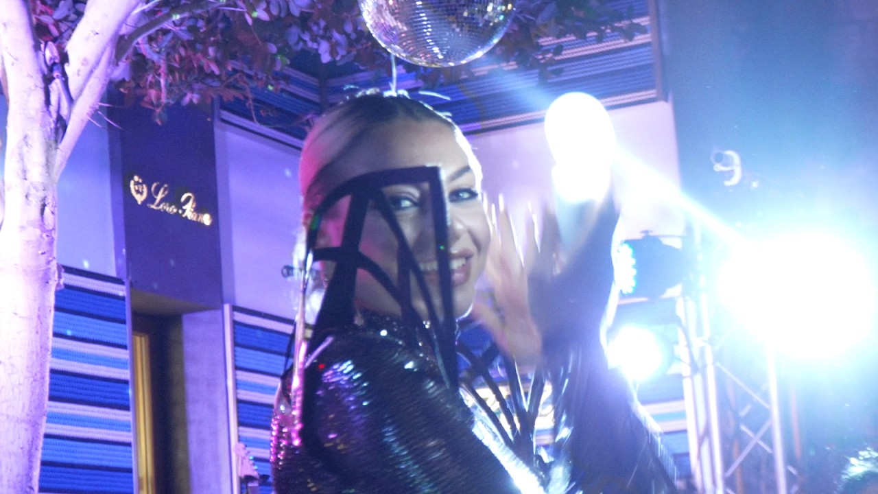 Champagne. Sax. Silk. | Mykonos Night Highlights