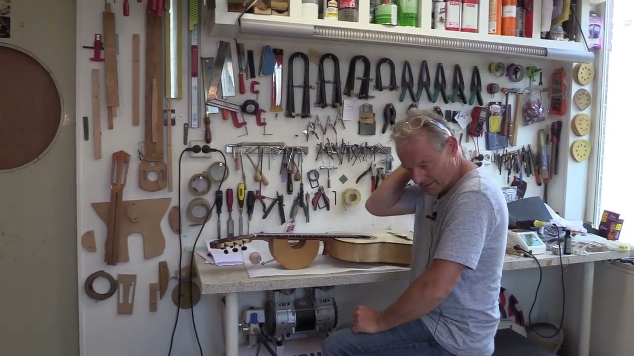 Martinez Godoy Master Torres tested by guitar builder Marcel Hustings (English Subtitles)