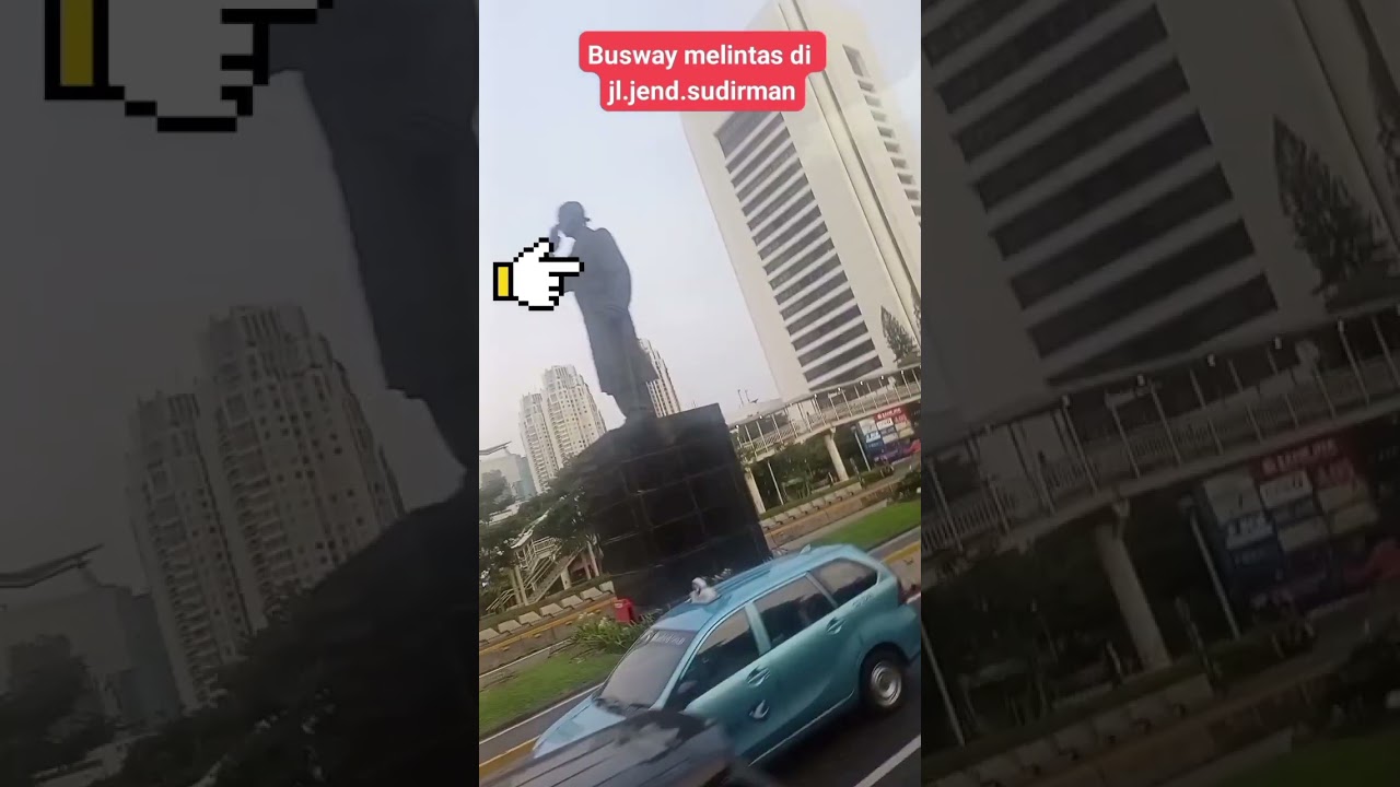 Busway melintas di jl.jend.sudirman