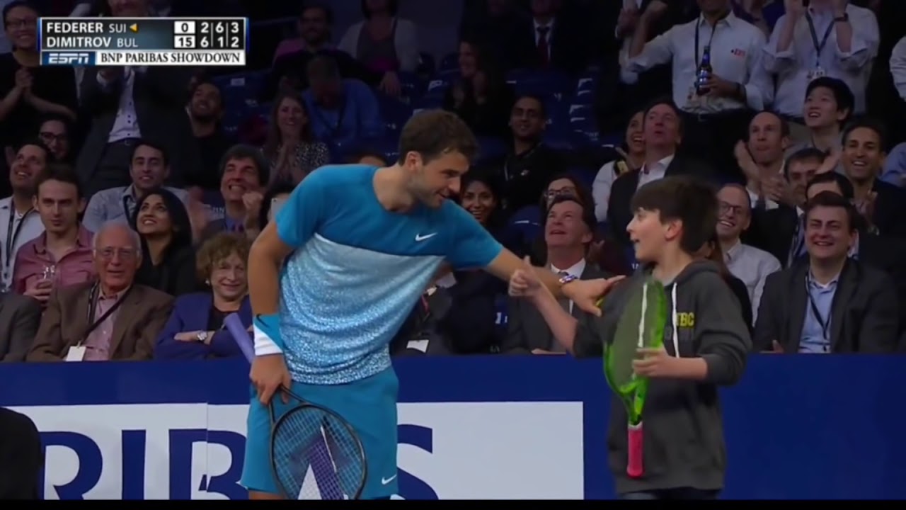 Little kid outplays Rodger Federer and hits a perfect lob shot - Exhibition Tennis 2015