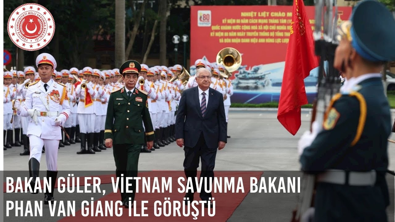 Mill&icirc; Savunma Bakanı Yaşar G&uuml;ler, Vietnam Savunma Bakanı Phan Van Giang ile G&ouml;r&uuml;şt&uuml;