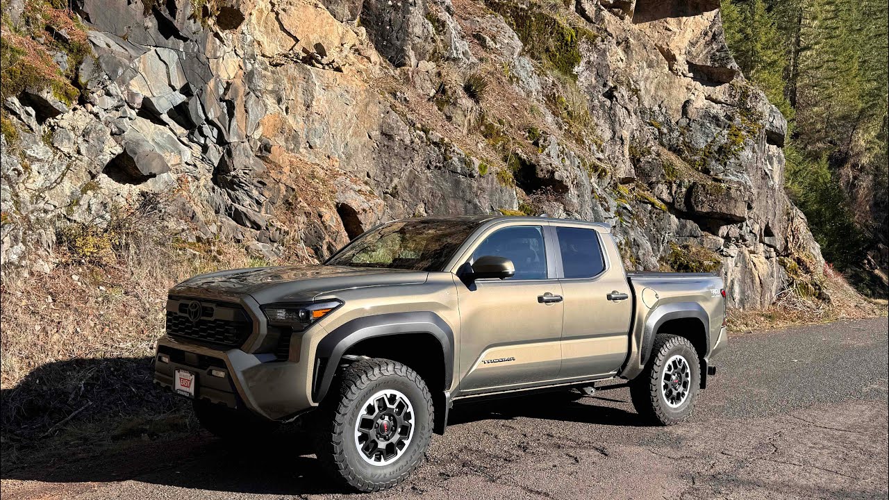 Toyota Tacoma TRD Off Road Premium 2025 года в цвете Bronze Oxide: новый опыт владения и презента...