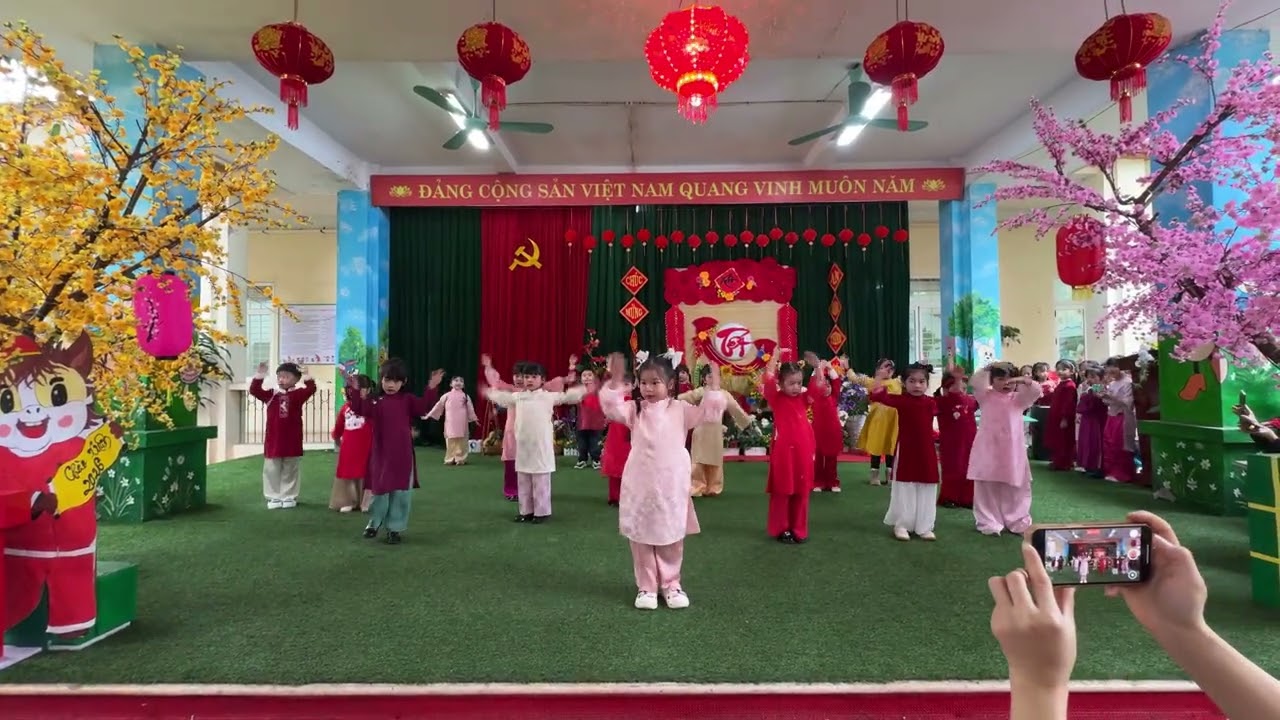 ngày 10 tháng 2, 2026