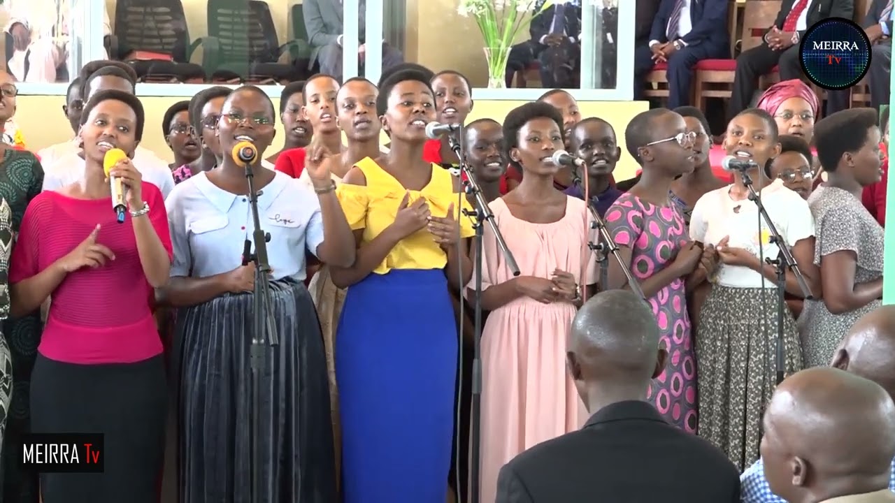 Hahiriwe ihanga rigufise//Chorale y'Urwaruka - Église de Pentecôte de Nykabaiga