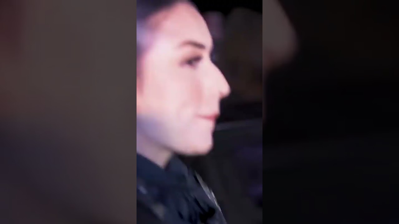 7 человек в машине! Штраф за проезд на красный свет: Безопасность семьи #шорты