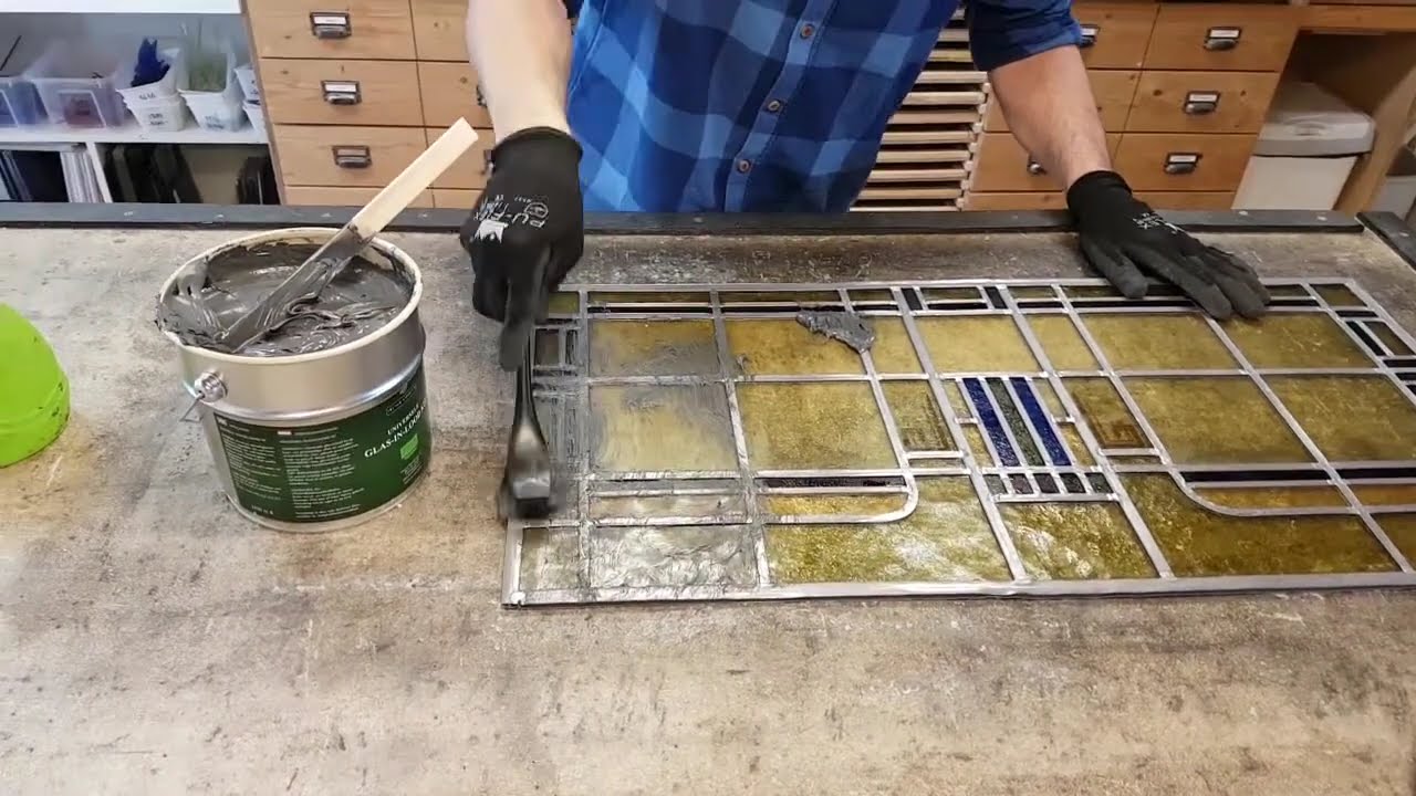 Universal Stained glass putty (English)