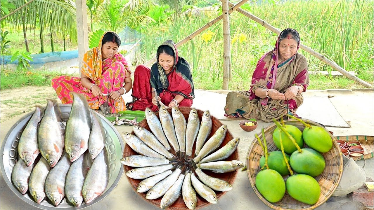গ্রাম্য পদ্ধতিতে মাটির চুলায় ফলুই মাছের তেলঝাল আর আম দিয়ে বাটা মাছের টক রান্না আর দুপুরে খাওয়া