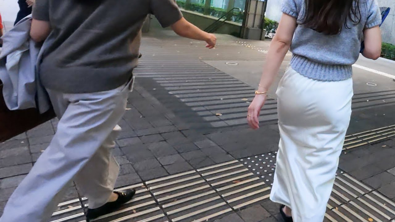 オフィス街の白 White in the office district
