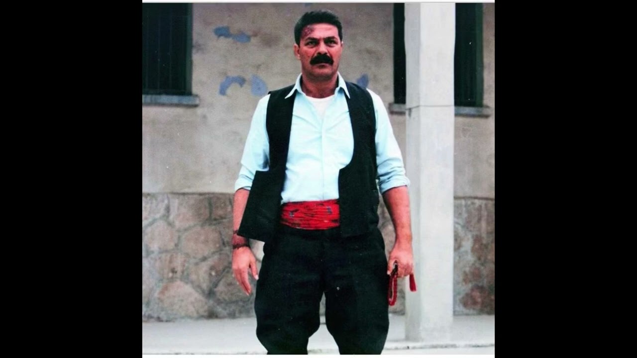 Tatar Ramazan - Kurşunlar Değmiş Göz Yaşlarıma (Şehrin Hastası)