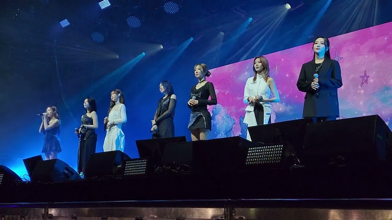 Dreamcatcher (드림캐쳐) - Lullaby + Fireflies | 241110 | Denver - [4k60 FANCAM - Front Row]