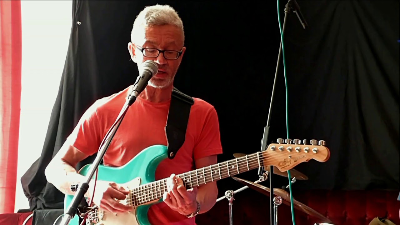 The Cardiff Central Soul Shufflers with Burke Shelley on Bass