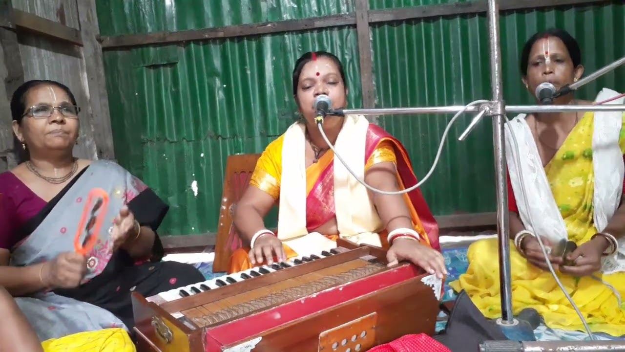 গান - গৌড় আগমনী। শিল্পী- সুচিত্রা বিশ্বাস।