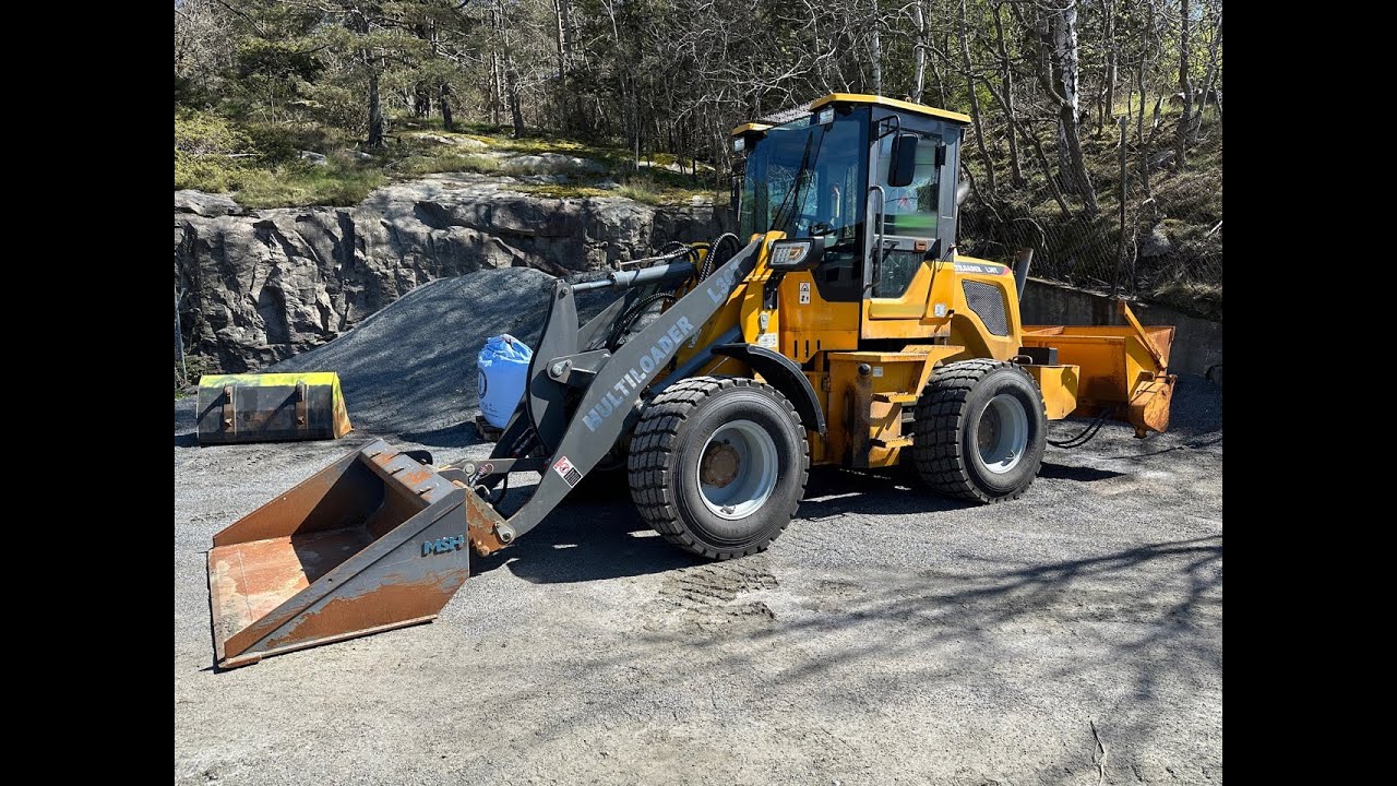 Köp - Hjullastare Multiloader L30T med redskap
