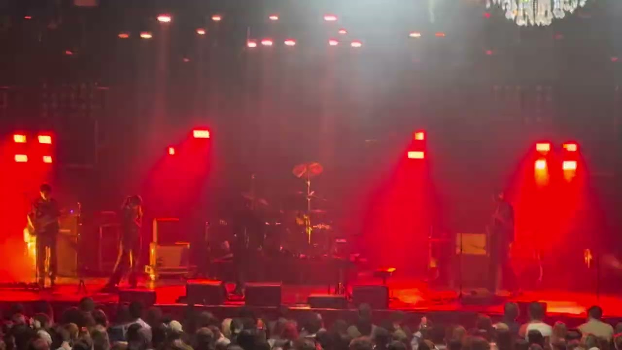 Alex G - Live at The Fillmore (Philly) - 10/11/2025 - Spinning