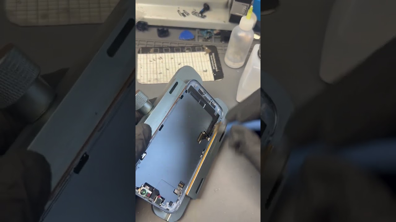 iPhone 14 repair 🔧 Screen and battery replaced after a bad repair.