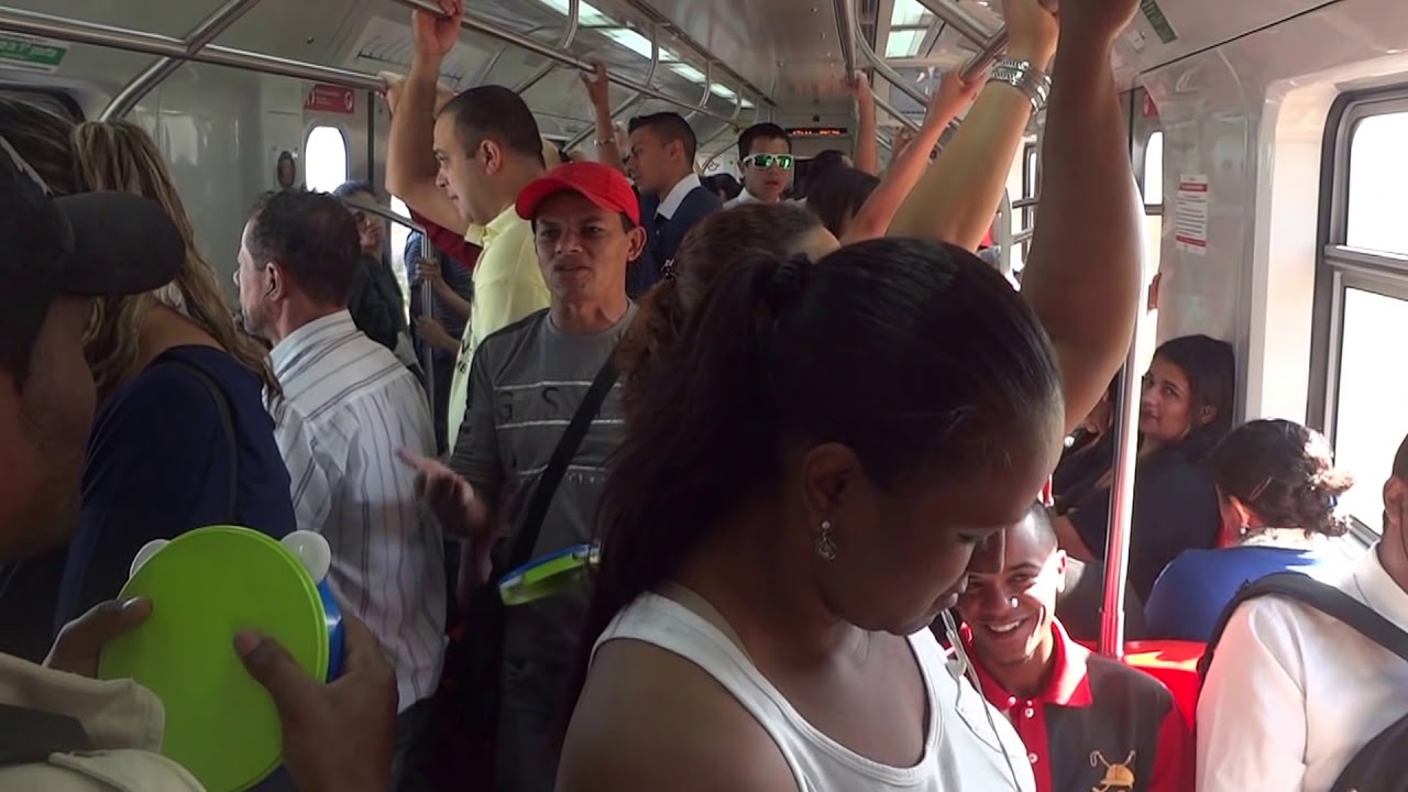 Repentistas cantam no Trem da #CPTM