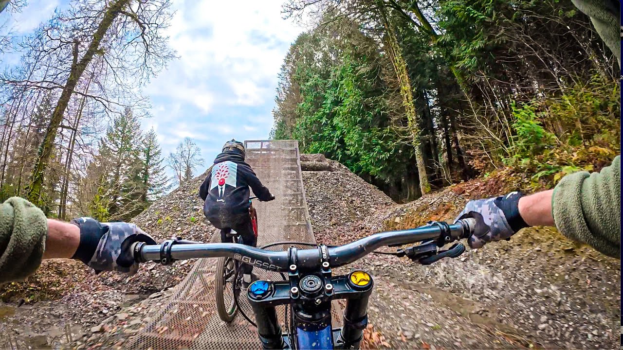 I'M GETTING FASTER! CLOSE CALLS RIDING MTB DOWNHILL!