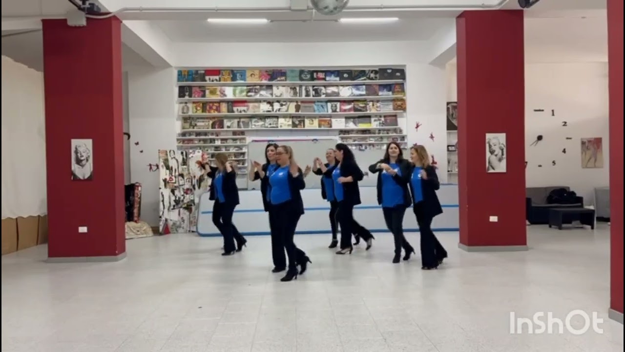 Ballo di gruppo unica donna con Disco one club 