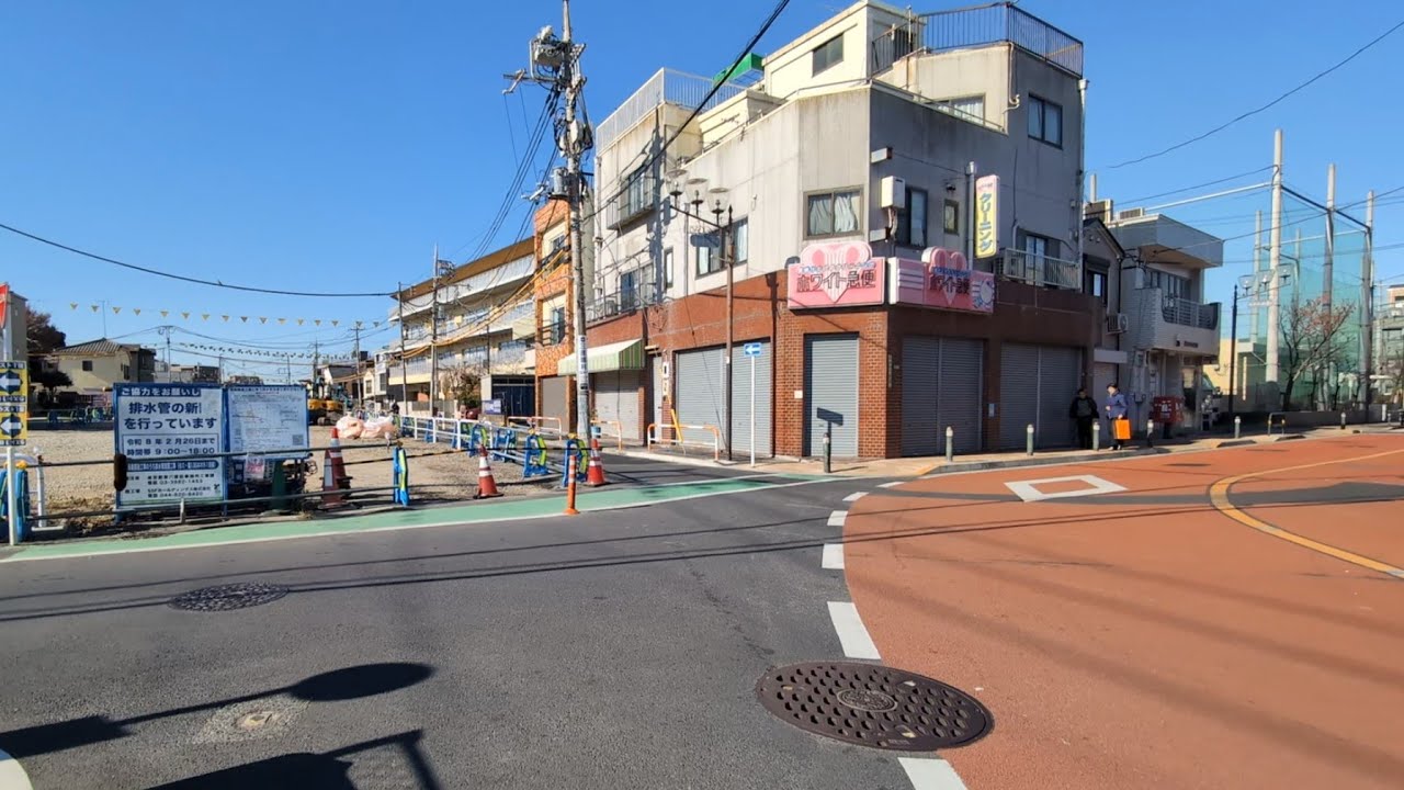 【足立区マニアック】扇一丁目、尾久橋通りの焼肉スエヒロ館から「江北橋通りの未開通部分」本木一丁目付近まで歩いた🚶本木新道の本木小学校と昔衣料品店のトチギヤのあったところ工事🚧大変そう