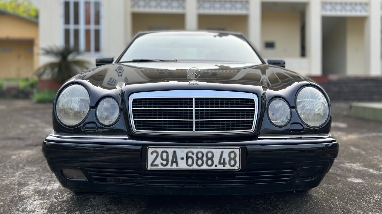 Xế sang mercedes E230 giá chỉ 90 triệu bầu trời công nghệ Abs cân bằng điện tử 10 túi khí 0588563333