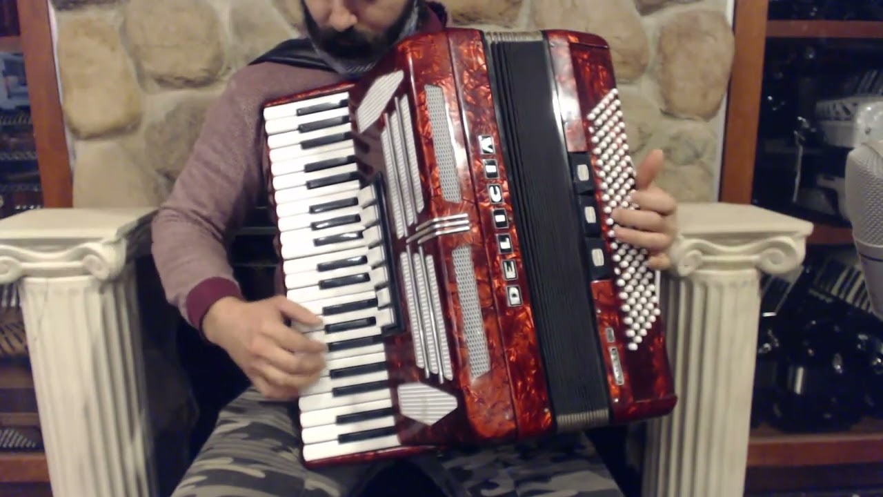 3637 - Red Delicia Chordal XIII Piano Accordion LMM 41 120 $799