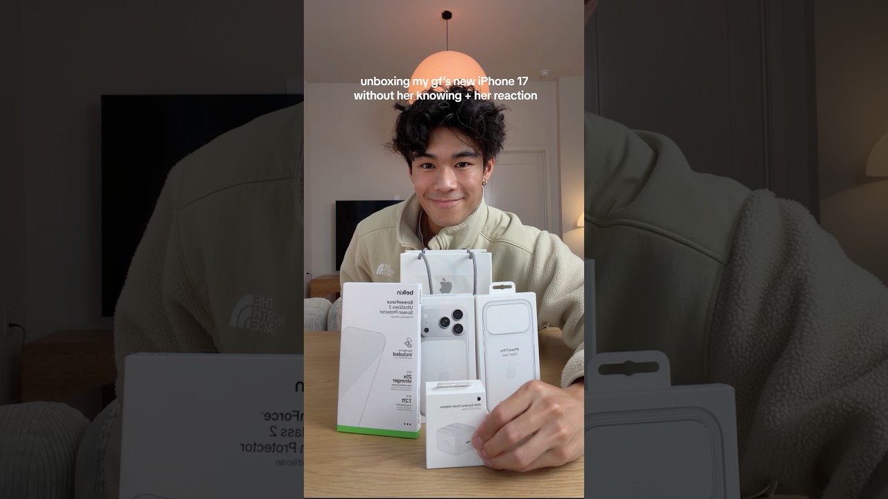 Unboxing my gf&rsquo;s new iPhone 17 without her knowing and her Reaction